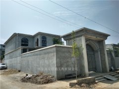 秦星暖通工程部不畏炎熱，電地暖安裝如期完工