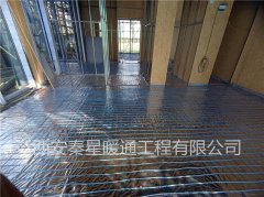 舊房改造，裝電地暖還是暖氣片？